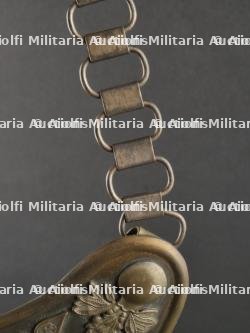 Baïonnette 71/84 de sortie et reproduction d'un hausse-col de porte drapeau. Parade 71/84 bayonet and reproduction colours bearer's gorget. — photo 8