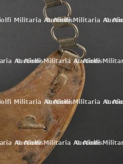 Baïonnette 71/84 de sortie et reproduction d'un hausse-col de porte drapeau. Parade 71/84 bayonet and reproduction colours bearer's gorget. — photo 10