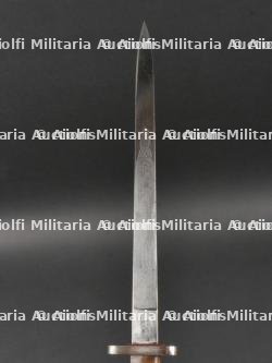 Baïonnette 71/84 de sortie et reproduction d'un hausse-col de porte drapeau. Parade 71/84 bayonet and reproduction colours bearer's gorget. — photo 18