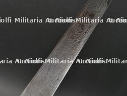 Baïonnette 71/84 de sortie et reproduction d'un hausse-col de porte drapeau. Parade 71/84 bayonet and reproduction colours bearer's gorget. — photo 19