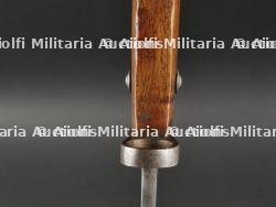 Baïonnette 71/84 de sortie et reproduction d'un hausse-col de porte drapeau. Parade 71/84 bayonet and reproduction colours bearer's gorget. — miniature 28
