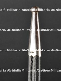 Baïonnette 71/84 de sortie et reproduction d'un hausse-col de porte drapeau. Parade 71/84 bayonet and reproduction colours bearer's gorget. — miniature 34