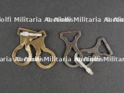 Lot de pièces détachées de casque à pointe et divers. Spiked helmet spare parts and small items. — photo 7