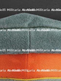 Prusse Casquette de sous officier Graugrün à bandeau rouge. Prussia light green NCO visor cap with red band. — miniature 7