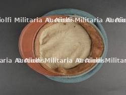 Prusse Casquette de sous officier Graugrün à bandeau rouge. Prussia light green NCO visor cap with red band. — photo 14