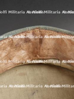 Prusse Casquette de sous officier Graugrün à bandeau rouge. Prussia light green NCO visor cap with red band. — photo 16