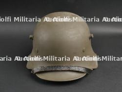Casque allemand modèle 1918 à échancrures. WW1 german M1918 ear cut-out helmet. — photo 2
