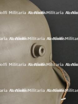 Casque allemand modèle 1918 à échancrures. WW1 german M1918 ear cut-out helmet. — photo 11