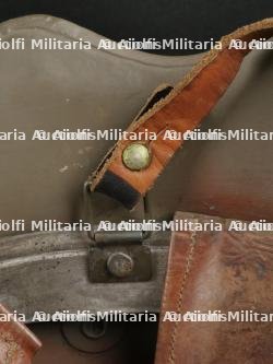 Casque allemand modèle 1918 à échancrures. WW1 german M1918 ear cut-out helmet. — photo 20