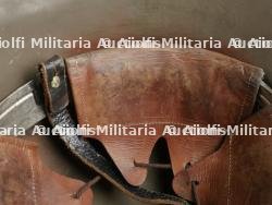 Casque allemand modèle 1918 à échancrures. WW1 german M1918 ear cut-out helmet. — photo 23