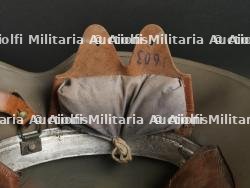 Casque allemand modèle 1918 à échancrures. WW1 german M1918 ear cut-out helmet. — photo 25