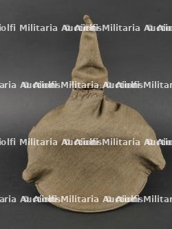 Casque à pointe d'officier d'infanterie prussien avec son couvre casque. Prussia infantry officer spiked helmet with cover. — photo 1