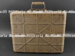 Caisse de grenade à manche. Handled grenade case.