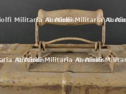 Caisse de grenade à manche. Handled grenade case. — miniature 6
