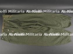 Pantalon allemand. German trousers.