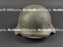 Casque camouflé. German camouflaged helmet.