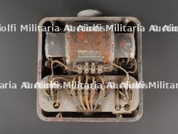Alimentation radio de char et véhicule de commandement allemand — miniature 2