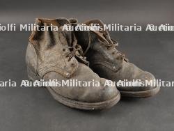 Paire de brodequins — photo 1