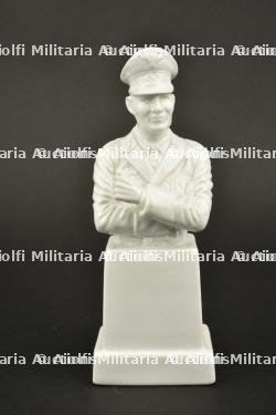 Buste d officier allemand. German officer s bust. — photo 6