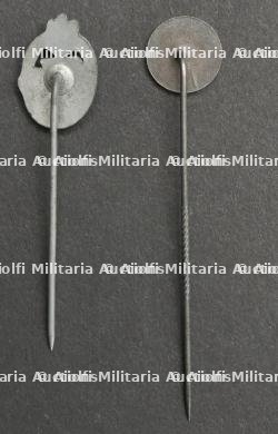 Epingles a cravate allemande. German tie pins. — miniature 8