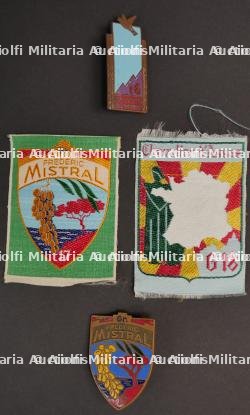 Ensemble d'insignes CJF — photo 1