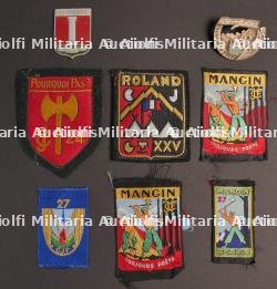 Ensemble d'insignes CJF — photo 1