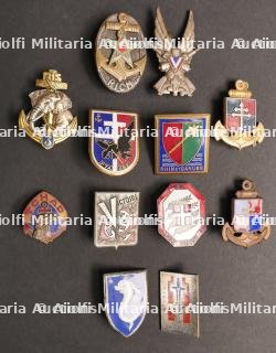 Ensemble d'insignes — miniature 1