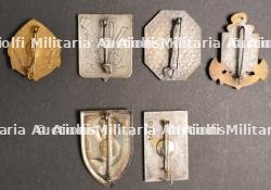Ensemble d'insignes — miniature 3