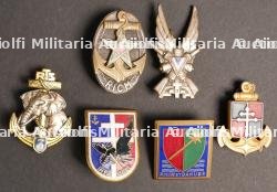 Ensemble d'insignes — miniature 4