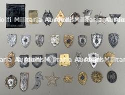 Ensemble d'insignes français. — photo 2