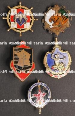Ensemble insignes Indochine — miniature 1