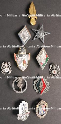 Ensemble d'insignes divers — photo 3