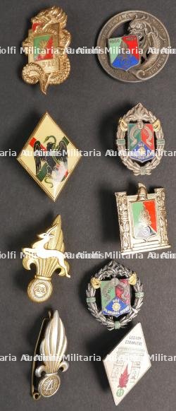 Ensemble d'insignes divers — miniature 9