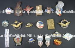 Ensemble d'insignes parachutistes et commando — miniature 1