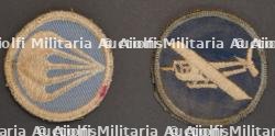 Insignes de calot parachutiste US.