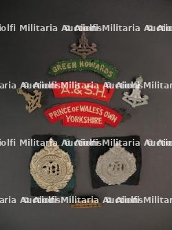 Insignes Argyll and Sutherland et divers.
