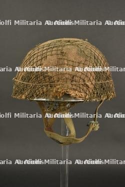 Casque de parachutiste belge.