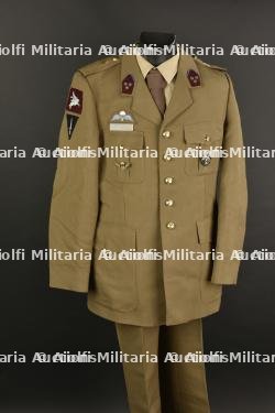 Uniforme de sortie parachutiste belge.