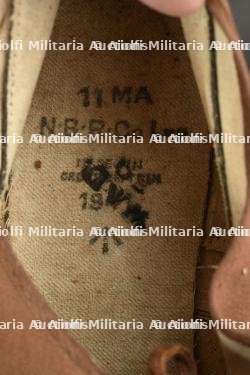 Chaussures de sport britannique. — miniature 3