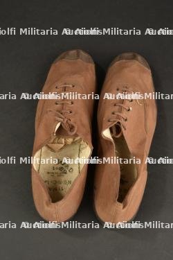 Chaussures de sport britannique. — miniature 5
