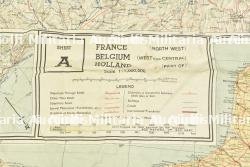 Carte d'évasion en soie. — miniature 2