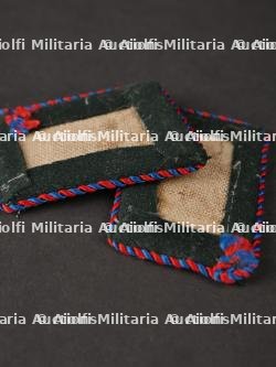 Patte de col. Collar tabs. — miniature 2