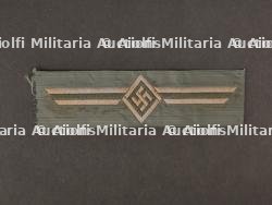 Insigne de poitrine. Chest badge.