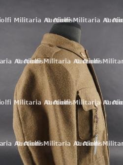 Ensemble veste et béret d'un Chasseur Ardennais prisonnier. Set including tunic and beret of a captured Ardennes Chasseur — photo 19