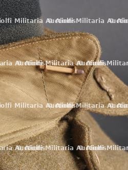 Ensemble veste et béret d'un Chasseur Ardennais prisonnier. Set including tunic and beret of a captured Ardennes Chasseur — photo 21
