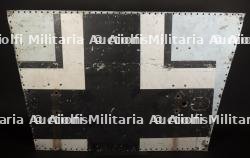 Morceau de fuselage avion allemand. Piece of German aircraft fuselage. — photo 1
