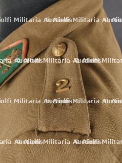 Tunique d'un Capitaine Commandant du 2e Chasseurs Ardennais. Tunic of a Commanding Captain from the 2nd Ardennes Chasseurs — miniature 14