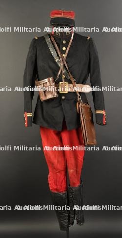 Ensemble d'un officier d'infanterie.