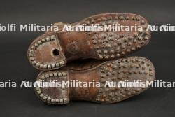 Paire de brodequins 1917. — miniature 4