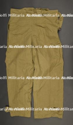 Ensemble d'uniformes divers. — miniature 7